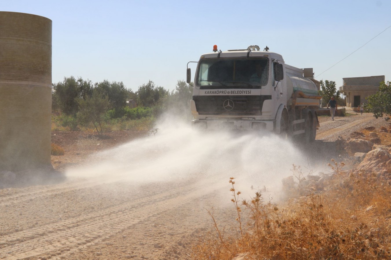 Karaköprü'deki yollar stabilize malzeme serimiyle yenilendi