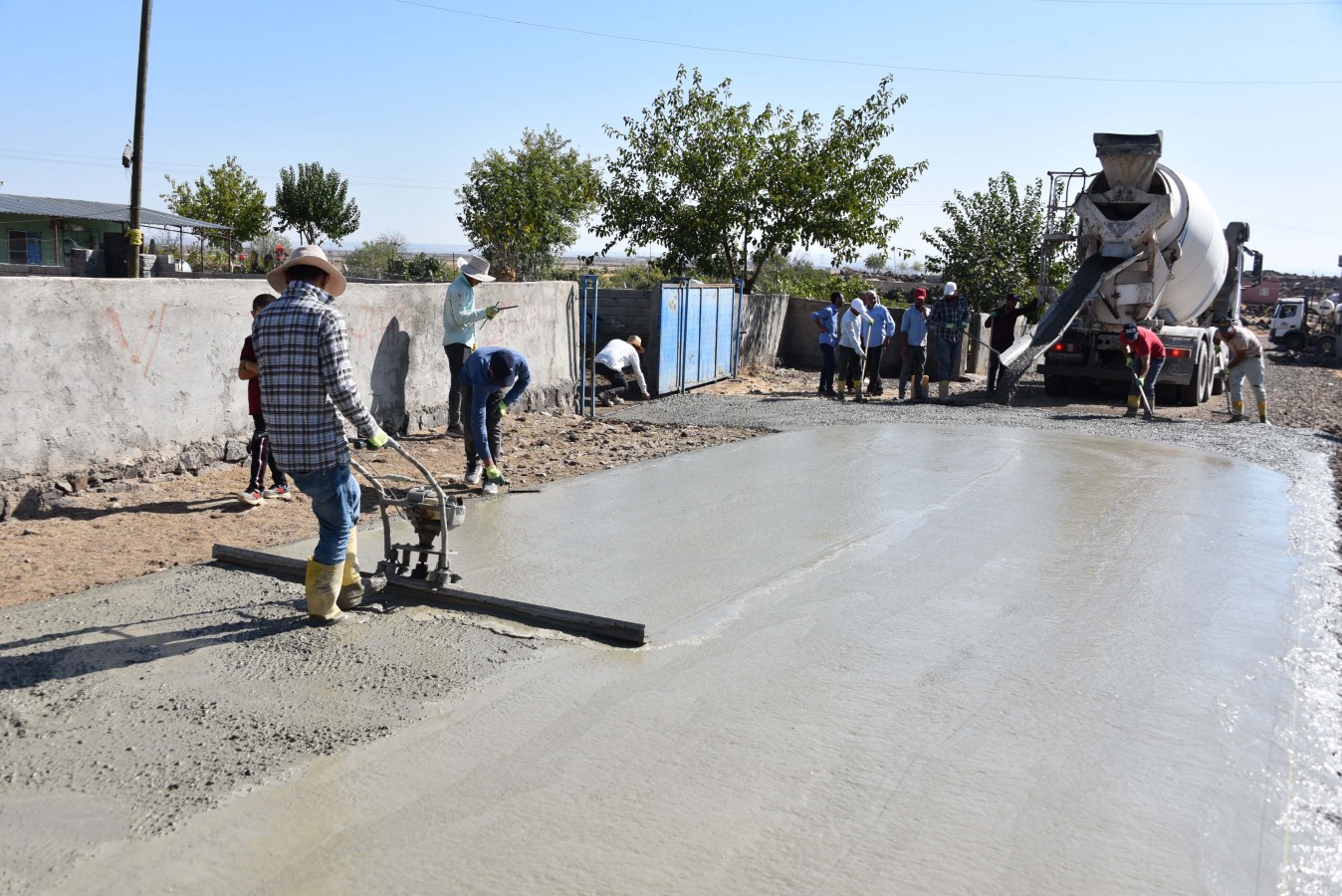 Siverek'te engelli bireylerin yol sorunu çözüme kavuşuyor