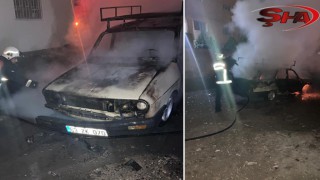Akçakale'de otomobil alev alev yandı
