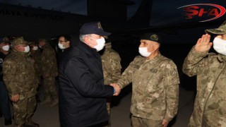 Milli Savunma Bakanı Akar'dan Urfa'ya sürpriz ziyaret