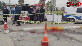 Urfa'da cadde ortasında bıçaklandı