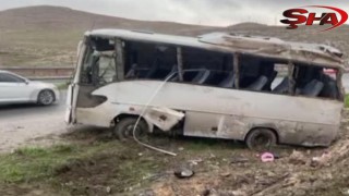 Urfa'da işçileri taşıyan midibüs devrildi