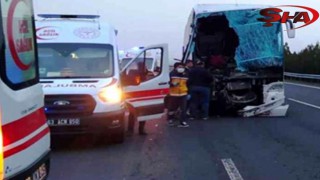 Urfa'da yolcu otobüsü TIR'a çarptı
