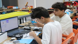 Karaköprü’de gençler robotik kodlama eğitimi alıyor
