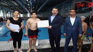 Karaköprü’de minik yüzücüler sertifikalarını aldı