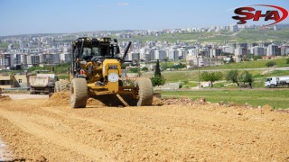 GÜLLÜBAĞ'A YENİ YOLLAR KAZANDIRILIYOR