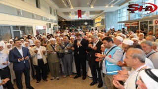 Urfa'dan ilk hac kafilesi dualarla uğurlandı