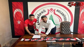 Urfalı futbolcu Karaköprü'ye imza attı