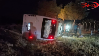 Şanlıurfa'da devrilen servisteki 15 işçi yaralandı