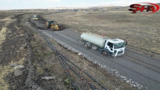 Siverek’te kırsal yollar betonla güçleniyor