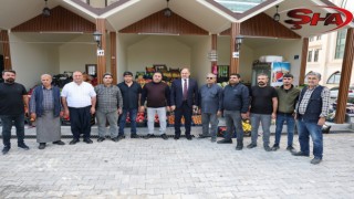 BAŞKAN GÜLPINAR, YENİLENEN PAZAR YERİNDE ESNAFLA BULUŞTU