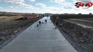 Büyükşehir, Siverek kırsalında beton yol çalışmalarını sürdürüyor