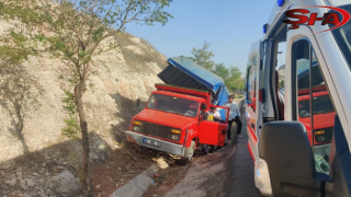 Şanlıurfa’da kamyonet sürücüsü kazada yaralandı