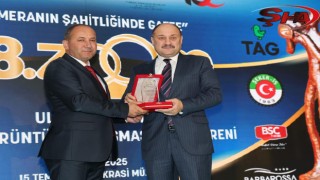 Başkan Gülpınar’a “Yılın En Şeffaf Belediye Başkanı” ödülü