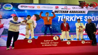 Eyyübiyeli minik karateci Türkiye ikincisi oldu