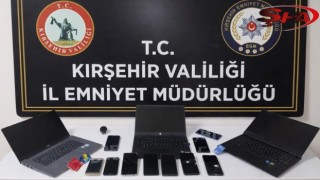 Kendilerini polis olarak tanıtıp 3 milyon TL dolandırdılar! 9 kişi tutuklandı