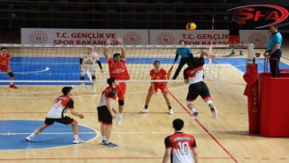 Şanlıurfa Büyükşehir Belediyesi Genç Erkekler Voleybol Takımı yarı finale çıktı