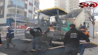Şanlıurfa Büyükşehir Belediyesi’nden Karaköprü’de asfalt mesaisi