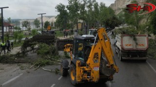 Büyükşehir, Birecik’te afetin 3. gününde de sahada