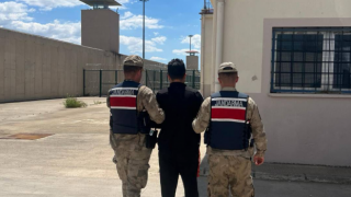 Jandarma Şanlıurfa’da kaçakçılık suçundan aranan şahsı yakaladı