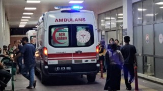 Şanlıurfa’da otomobilin çarptığı genç kız hastanelik oldu