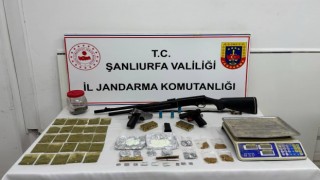 Suruç’ta Zehir Tacirlerine Baskın: Cephanelik Gibi Ev!