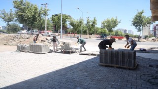 Büyükşehir, Siverek'in yollarını beton parkeyle yeniliyor