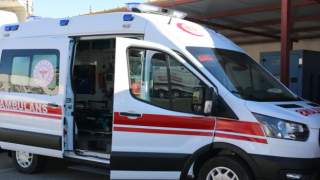 Şanlıurfa’da otomobil fıstık tarlasına devrildi: 3 yaralı