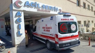 Direksiyon hakimiyetini kaybetti, kaza kaçınılmaz oldu! 2 yaralı