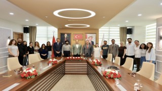 Dünya Şampiyonu Vox Humanıs’ten Başkan Gülpınar’a ziyaret