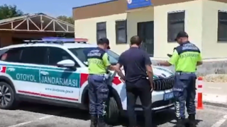 Otoyolda ters yönde ilerledi, jandarma anında müdahale etti