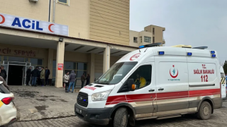 Şanlıurfa'da feci çarpışma! Traktöre çarpan otomobilde 4 yaralı