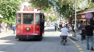 Şanlıurfa’da deprem paniği: Minare yıkıldı, cadde trafiğe kapatıldı