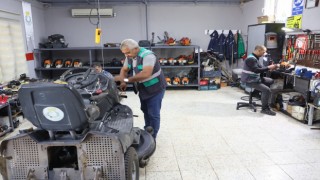 "Üreten Belediye" Haliliye'de Kent Mobilyalarını Kendi Üretiyor