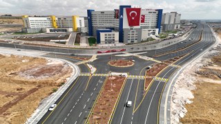 Büyükşehir, şehir hastanesi önünde ulaşımı güvenli hale getiriyor