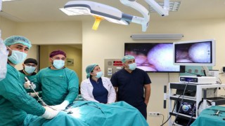 Şanlıurfa’da 12 Santimetrelik Kitle Robotik Cerrahiyle Çıkarıldı