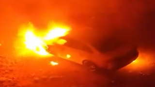 Urfa’da araca önce kurşun yağdırdılar, sonra yaktılar!